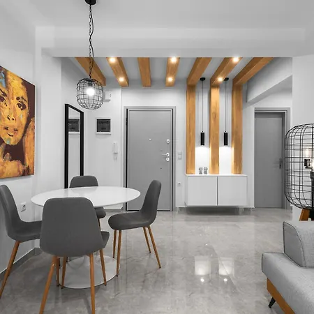 Wood N White, Nilie Hospitality Mgmt * סלוניקי