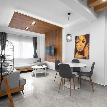 Wood N White, Nilie Hospitality Mgmt סלוניקי