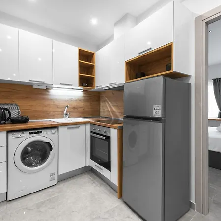 Wood N White, Nilie Hospitality Mgmt סלוניקי